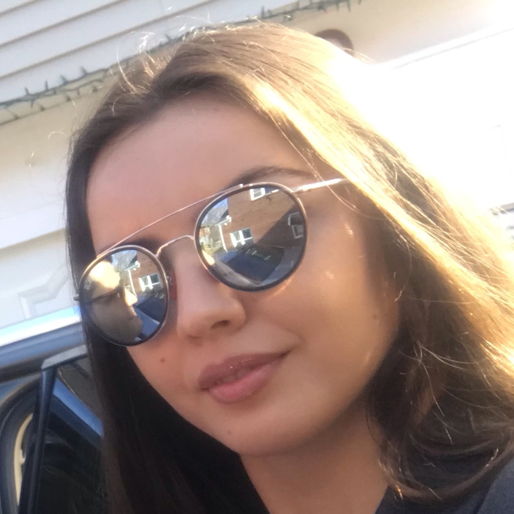 Meet your Posher, Elvie